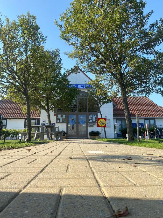 Zeepark Zeewind Hotel Bredene Bagian luar foto