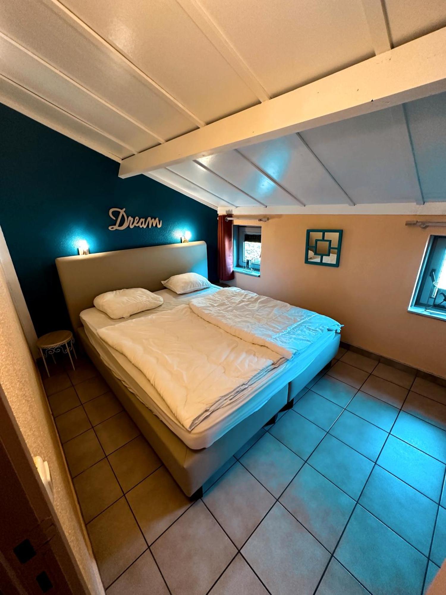 Zeepark Zeewind Hotel Bredene Bagian luar foto