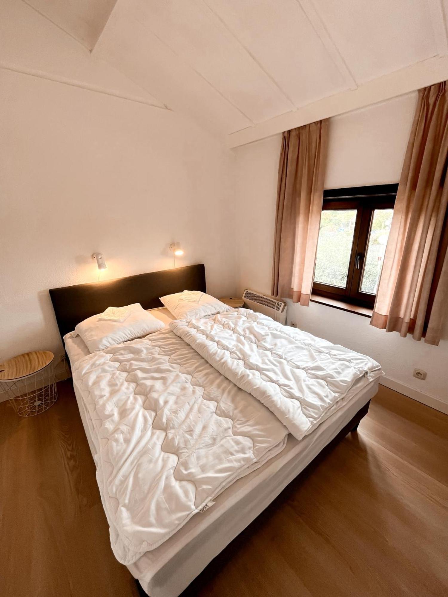 Zeepark Zeewind Hotel Bredene Bagian luar foto