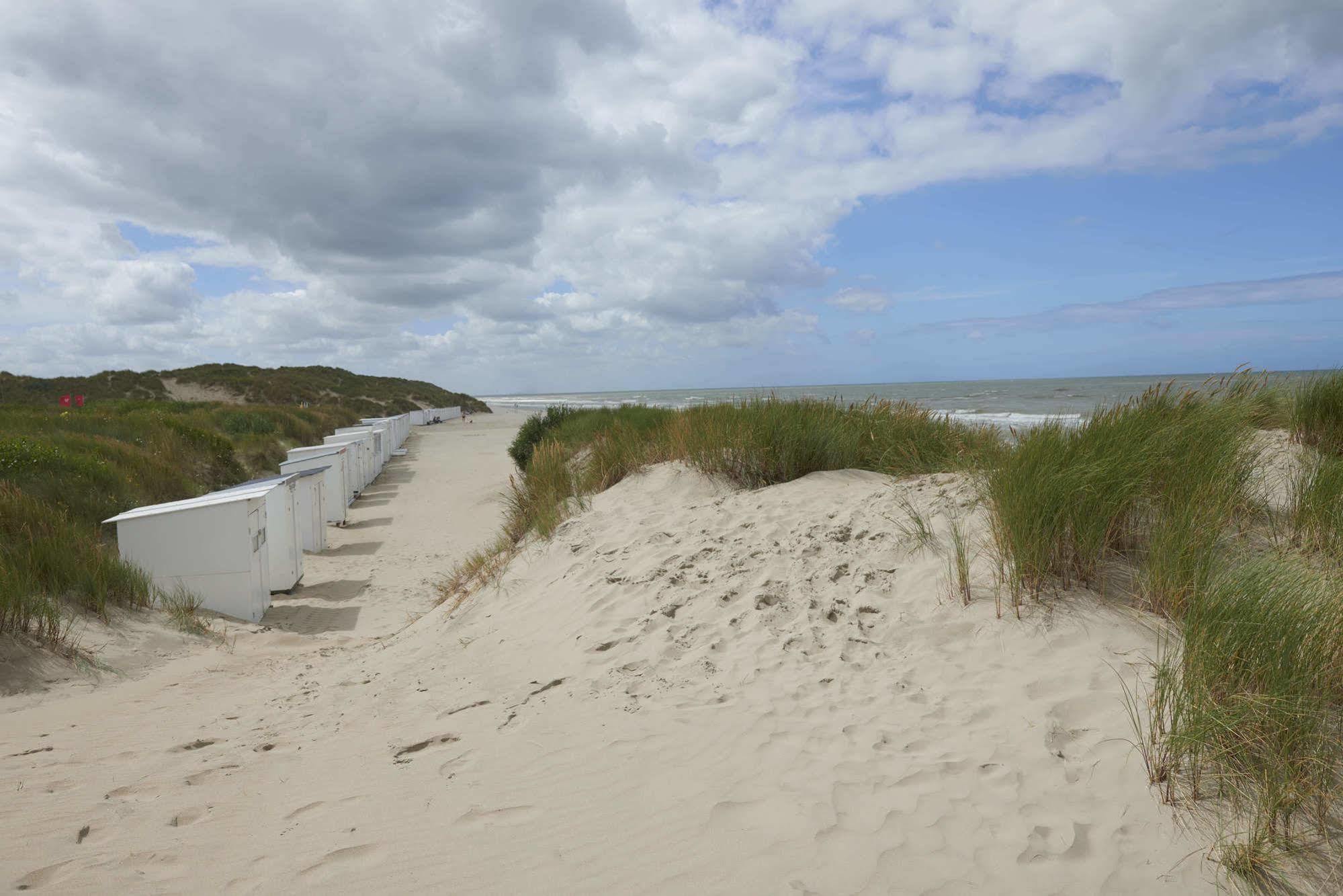 Zeepark Zeewind Hotel Bredene Bagian luar foto